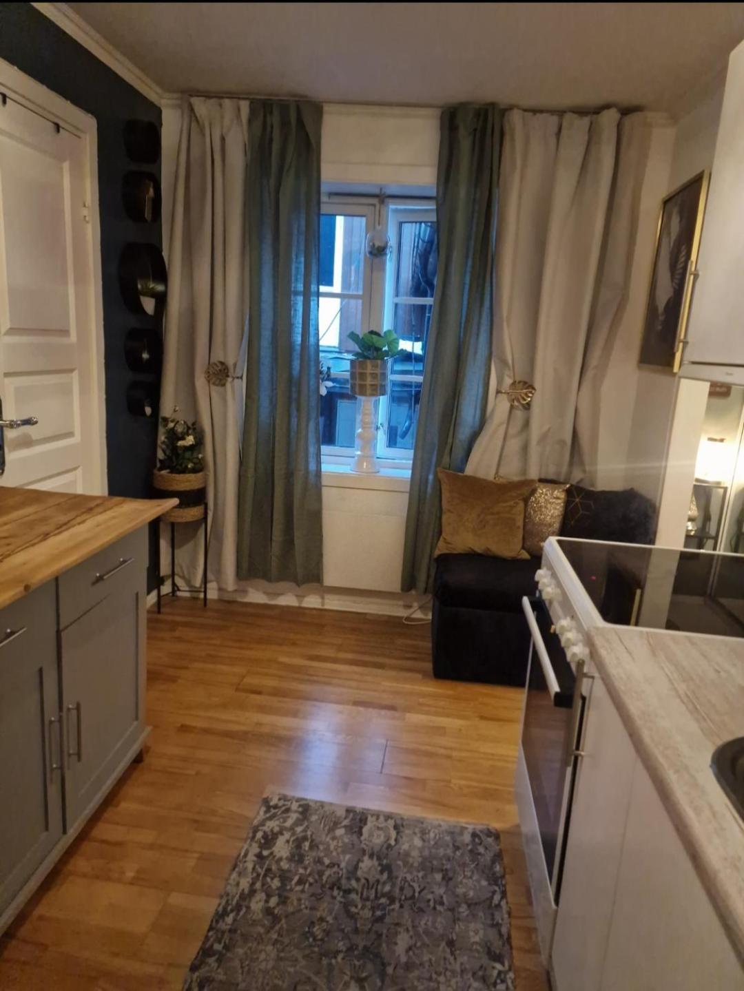 Apartment Sjarmerende I Hjerte Av By